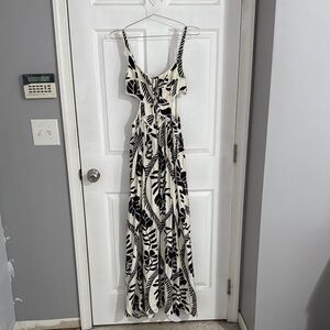Black & White Leaf-Print Maxi Dress - Women's Summer Dress